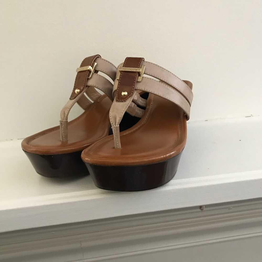 Size 7 Tommy Hilfiger shoes